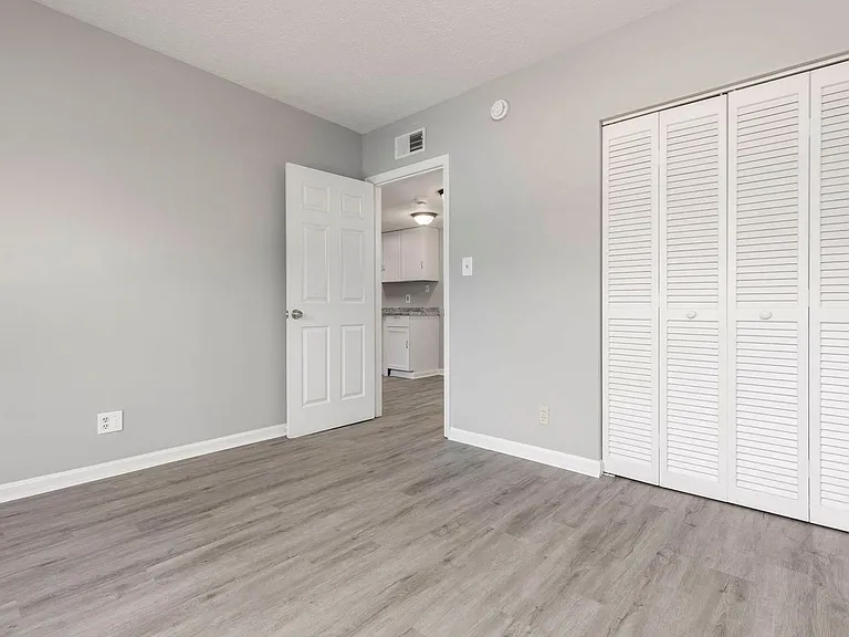 Urban Flats (Downtown Louisville) — Photo 82
