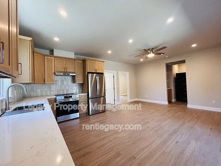 1195 Heather Ct #A — Photo 6