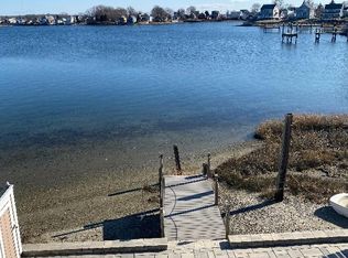 265 Riverside St, Portsmouth, RI 02871