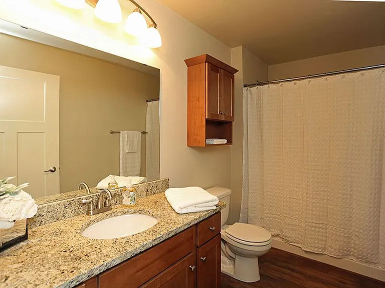 BIRCH CROSSING APARTMENTS — Photo 16