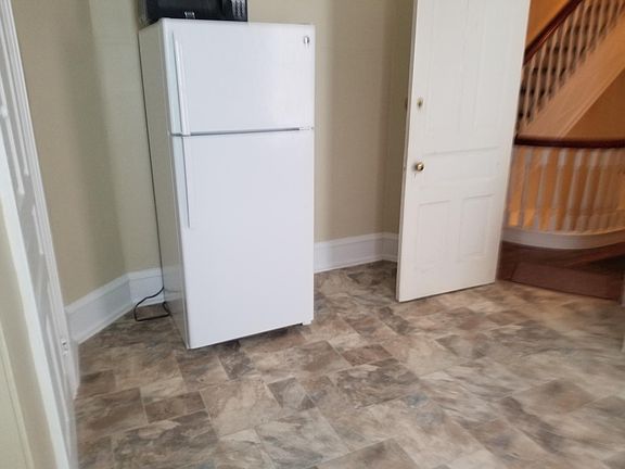 4th image of 4335 Larchwood Ave Floor 2