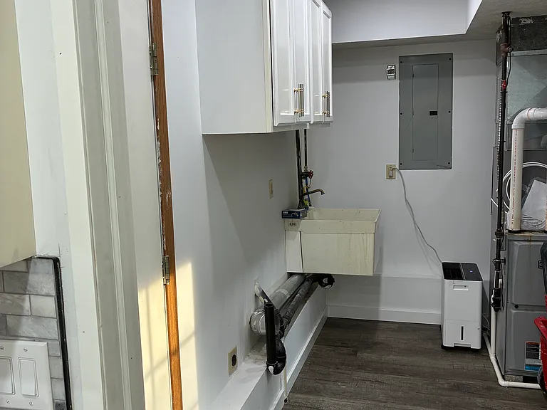 223 N Harmony St — Photo 6