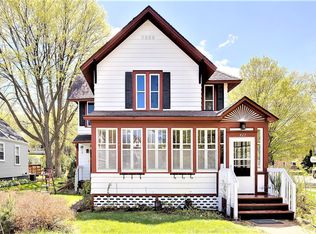 427 1st St NW, Faribault, MN 55021