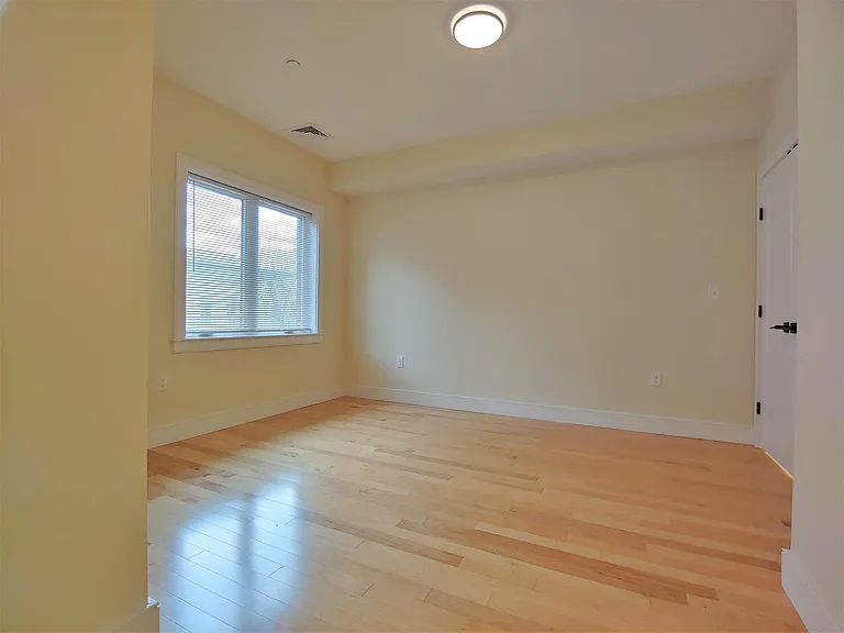 2489 Washington St #2C — Photo 3