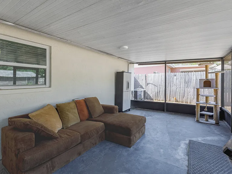 1041 Jadewood Ave — Photo 18