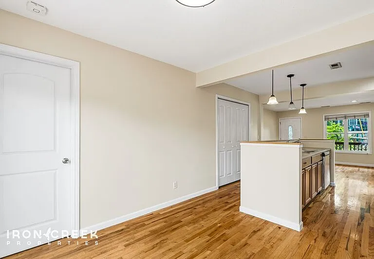 30 Olive St — Photo 10