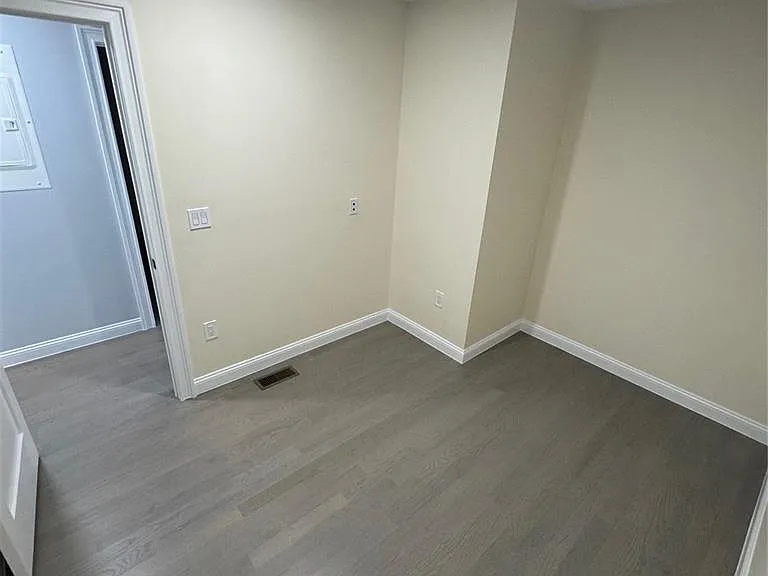 517 Monroe Blvd #2 — Photo 8