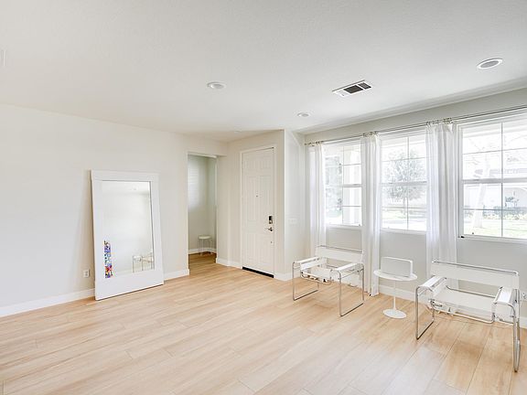 4th image of 23315 Portland Ln