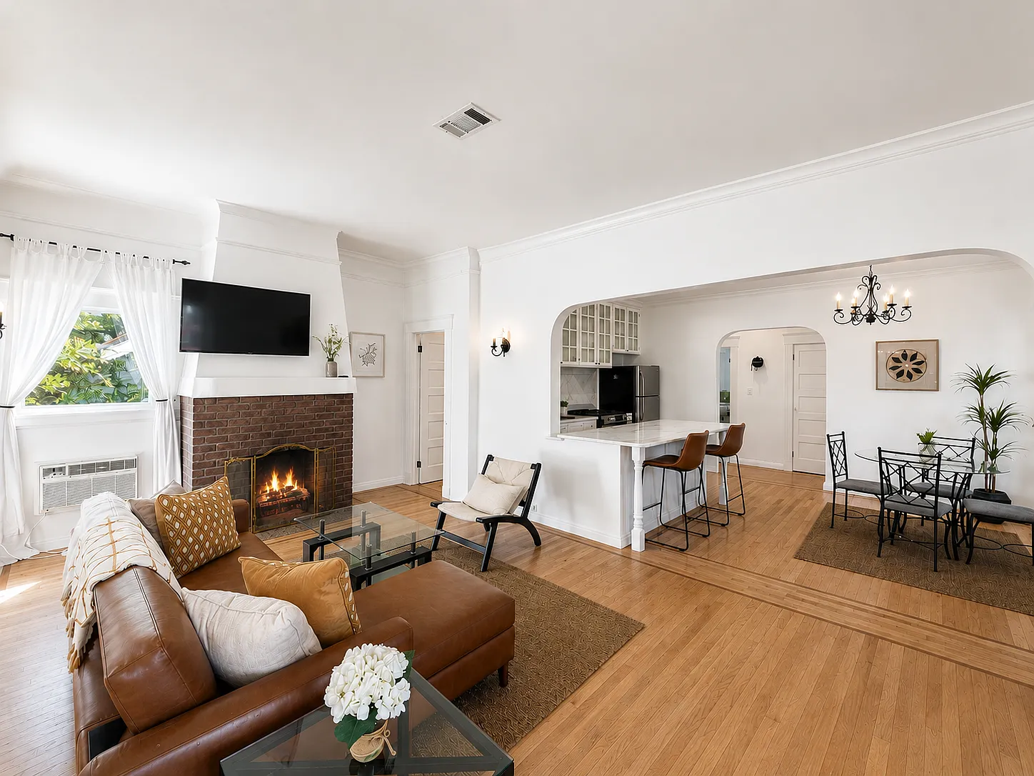 3 bed, 2000 sqft, $9,500 — Photo 3