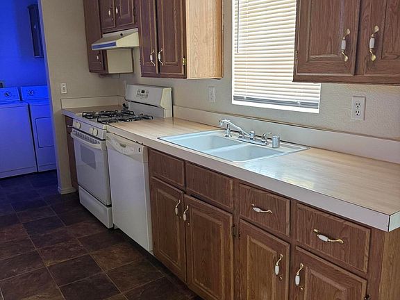 4th image of 3557 W ROSS Avenue