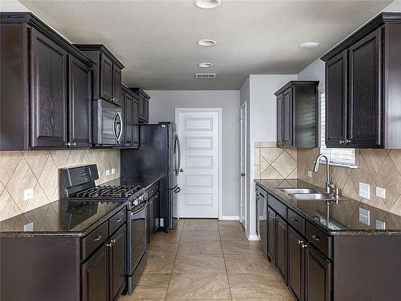 4th image of 700 Mitchell Dr