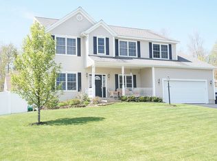 1 Gail Ct, East Greenbush, NY 12061