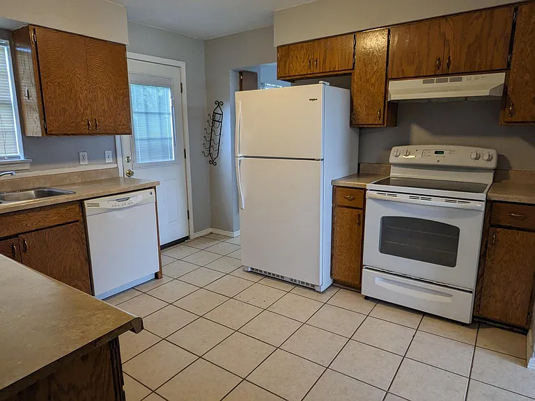 417 W Pulaski St — Photo 7