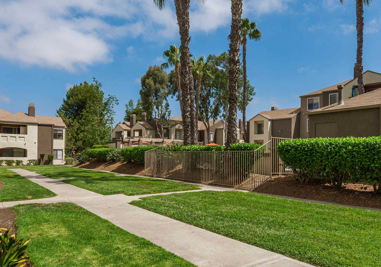 Carmel Terrace — Photo 2