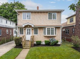 198 Moody Ave, Freeport, NY 11520