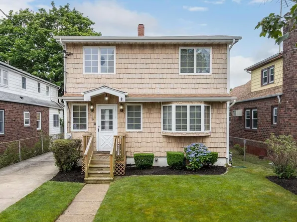 198 Moody Avenue, Freeport, NY 11520