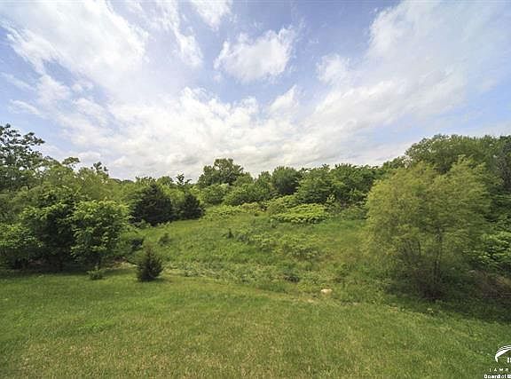 1540B  Legend Trail Dr Lawrence, KS listing photo #3