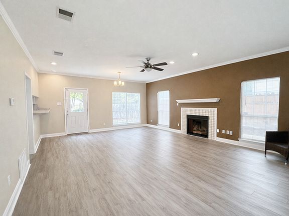 2nd image of 3208 Hampton Rd