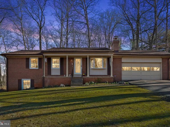 9289 Lees Ridge Rd, Warrenton, VA 20186