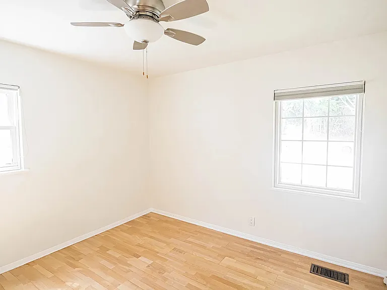 2024 Navy St — Photo 13