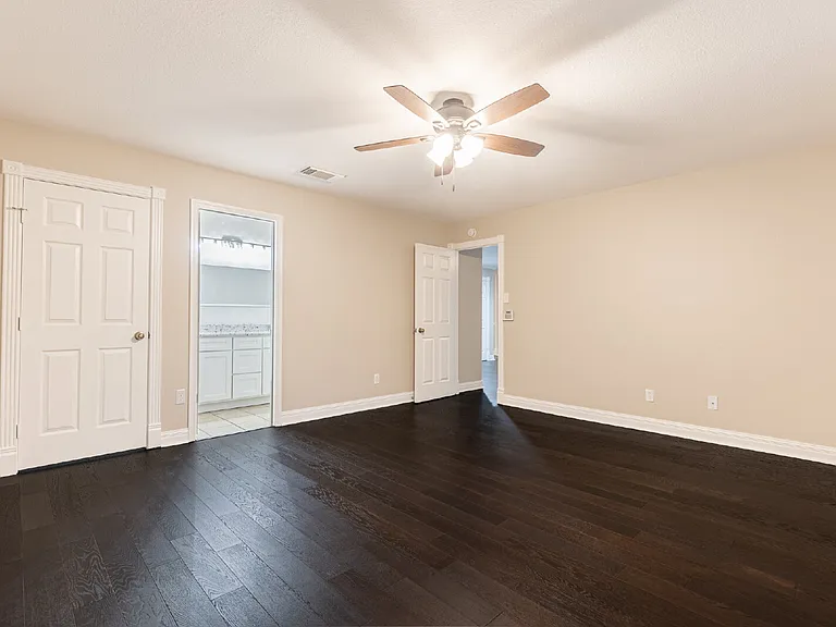 21514 Longwood — Photo 24
