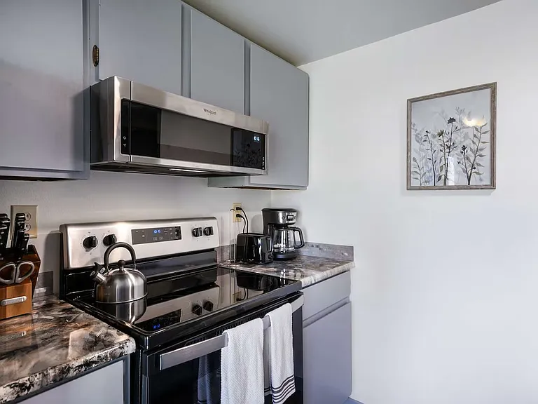 517 1st Ave E #1 — Photo 5