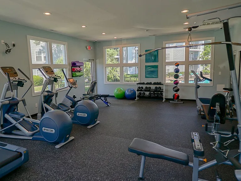 24/7 Fitness Center