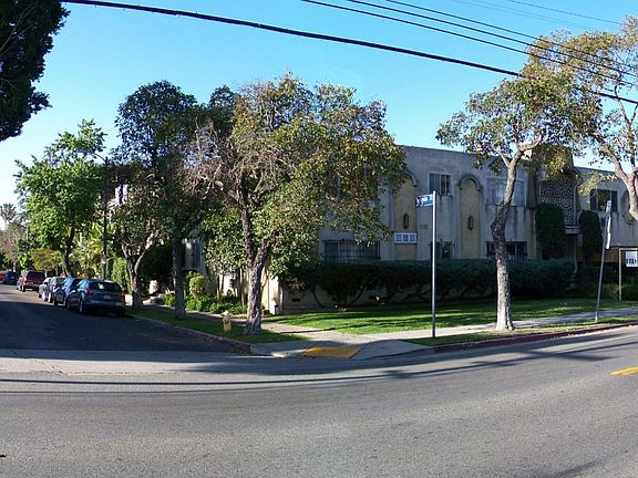 Building corner location view