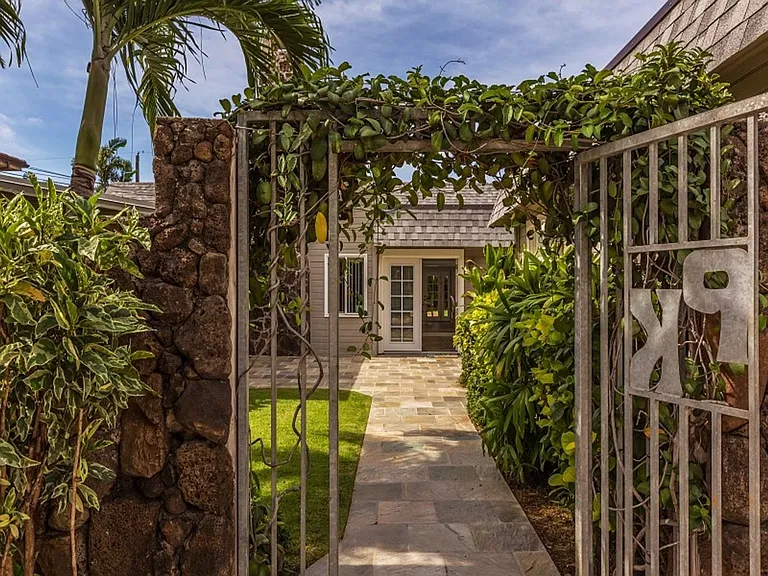 1018 Kealaolu Ave — Photo 19