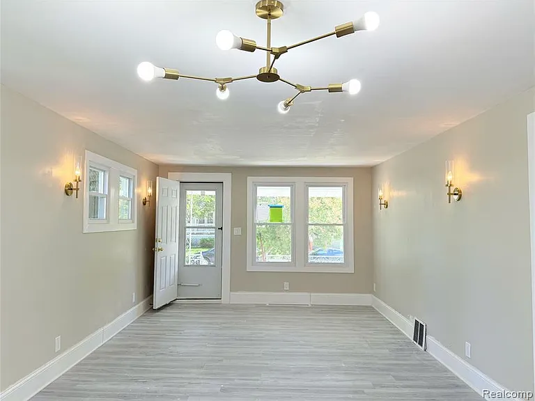 266 W Bennett Ave — Photo 14