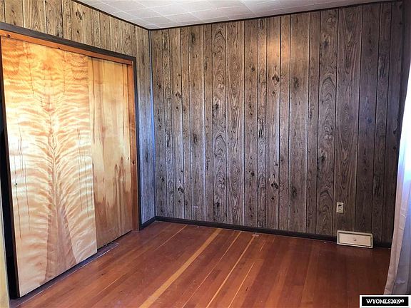 3rd image of 418 Carbon St