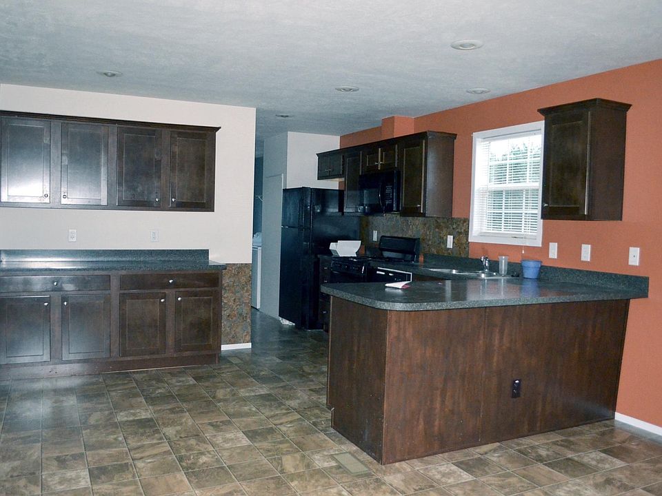 2nd image of 32 Winterbury Pl