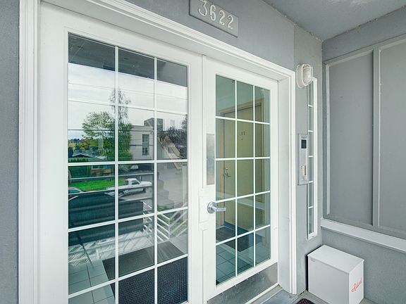 2nd image of 3622 14th Ave W APT 102