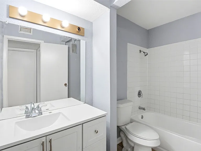 8918 Bissonnet St #112 — Photo 18