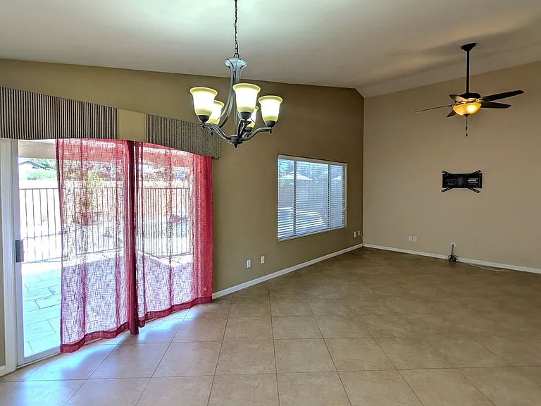 929 N Quail Ln — Photo 14