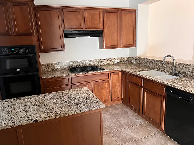 3215 N Kayenta St — Photo 9