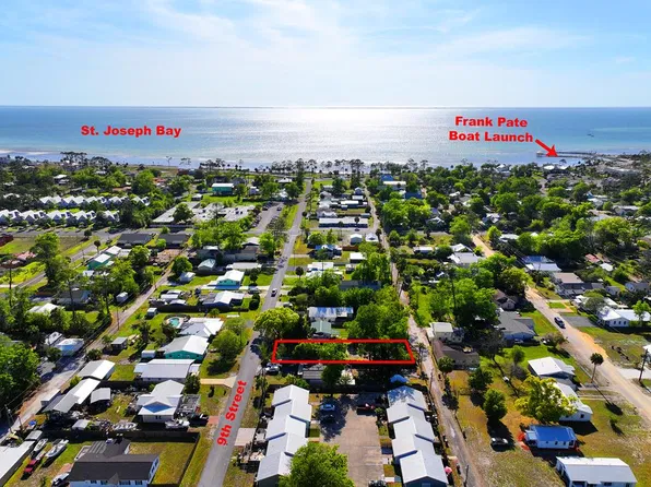 521 9th St, Port Saint Joe, FL 32456