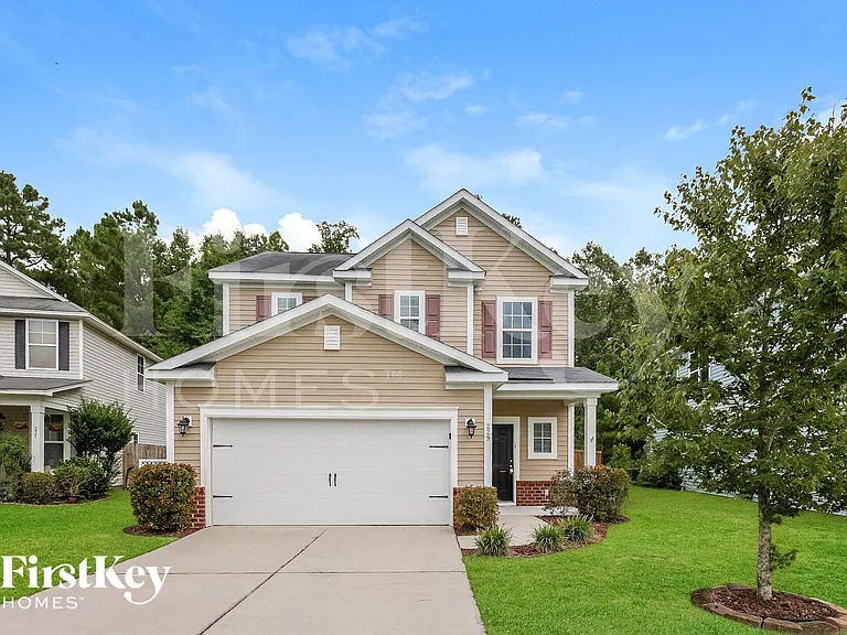 229 Oglethorpe Cir — Photo 1