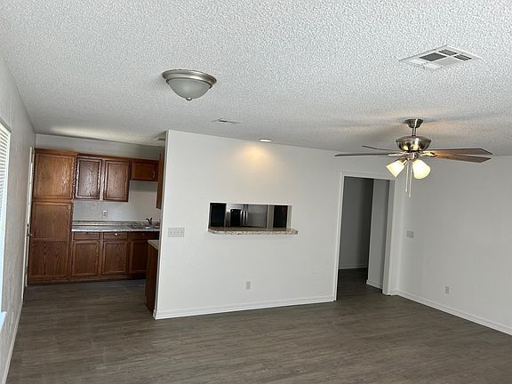 5th image of 822 W Chickasaw Ln