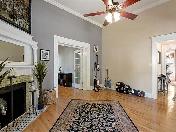 5th image of 404 E Park Ave