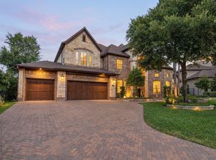 22 E Double Green Cir, The Woodlands, TX 77382
