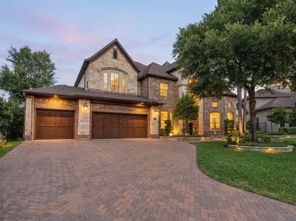 22 E Double Green Cir, The Woodlands, TX 77382