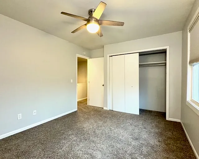 521 Cedar St NE — Photo 17