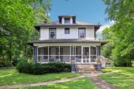 N 10th St-S1707-001.jpg
