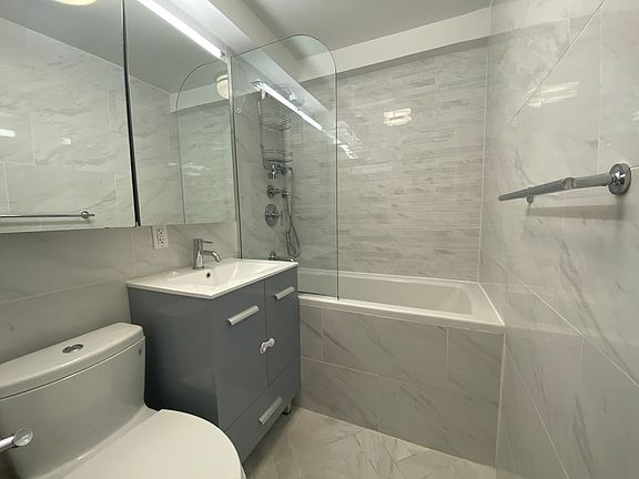 5th image of 305 E 86th St #11JE