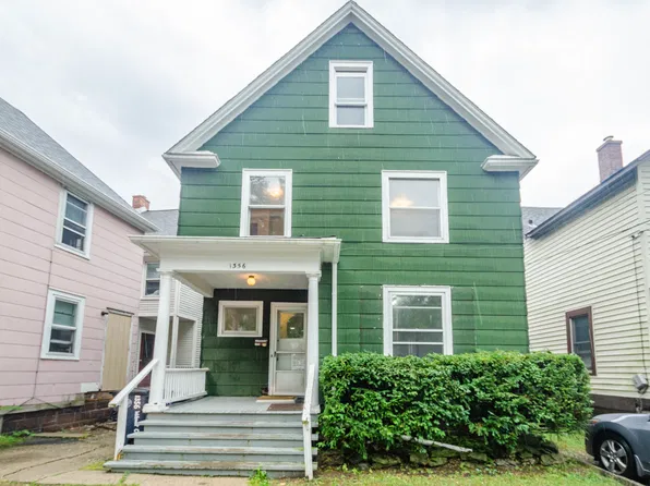 1356 Wilmot Ct, Ann Arbor, MI 48104