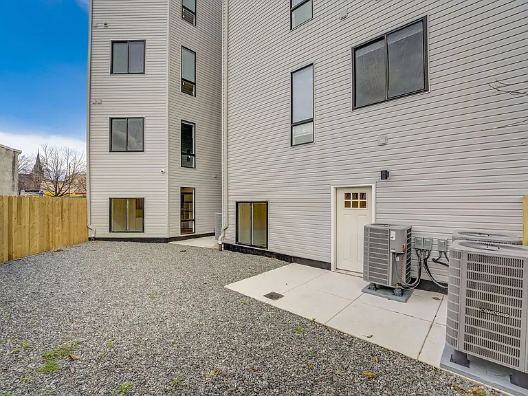 Nova Commons - 4200 Landcaster Ave — Photo 36