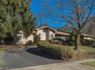 471 Hickory Rd, Huntingdon Valley, PA 19006