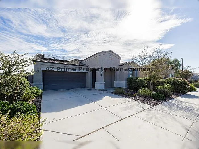 2315 N Camden Dr