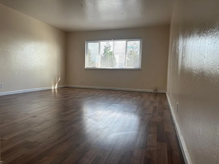 26485 Gading Rd #3 — Photo 11